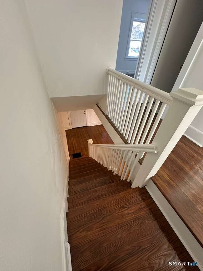 Building Photo - 52 Oak St