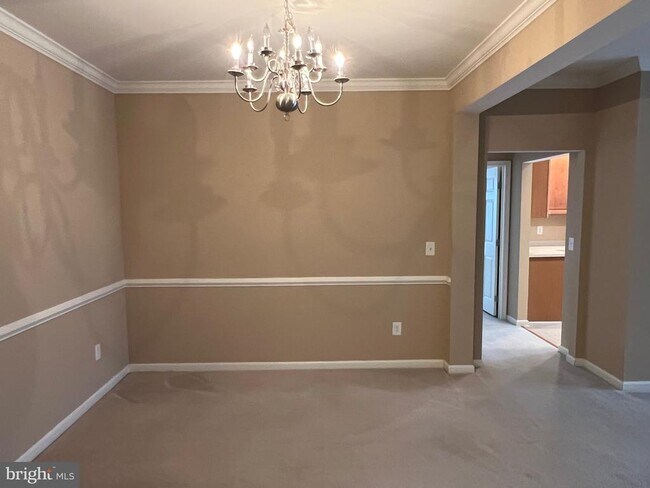 Building Photo - 812 Long Dr