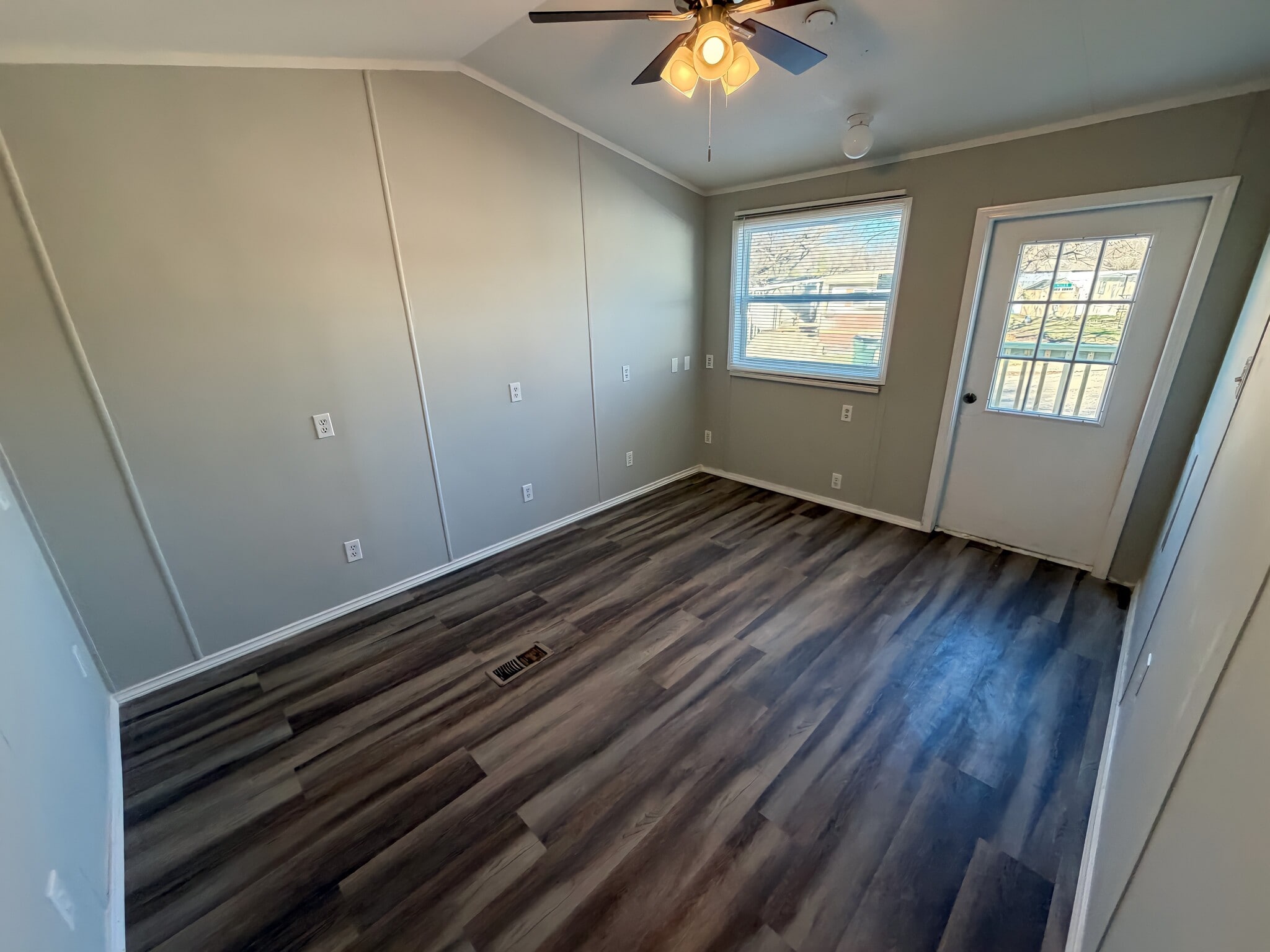 Building Photo - 110 N Michigan St