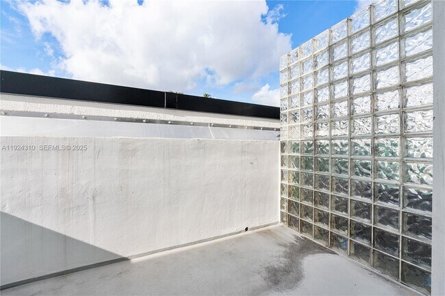 Building Photo - 2977 McFarlane Rd