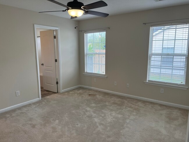Building Photo - 707 Keyes Dr