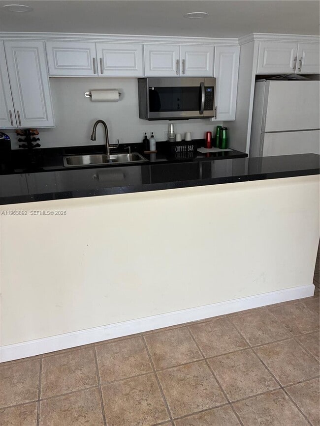 Building Photo - 3770 NE 171 St