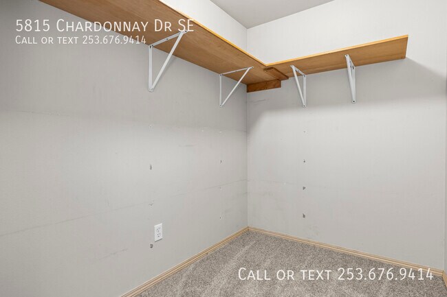 Building Photo - 5815 Chardonnay Dr SE