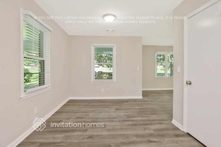 Building Photo - 2527 Sandtown Rd SW