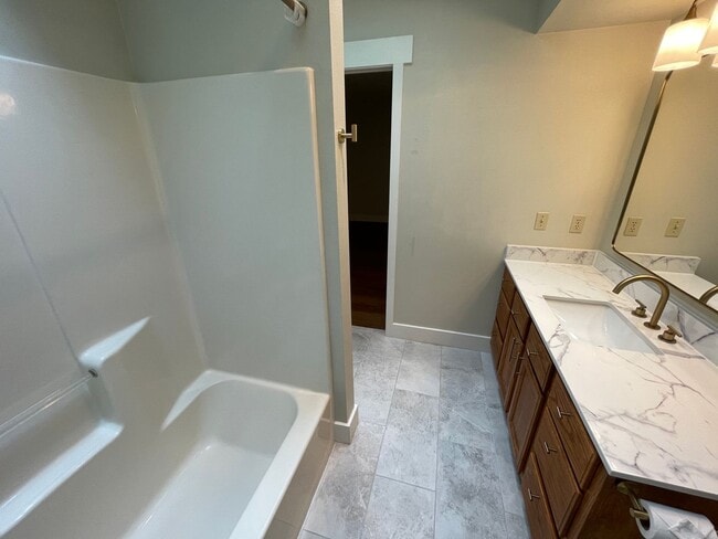 Building Photo - 4303 Kingsway