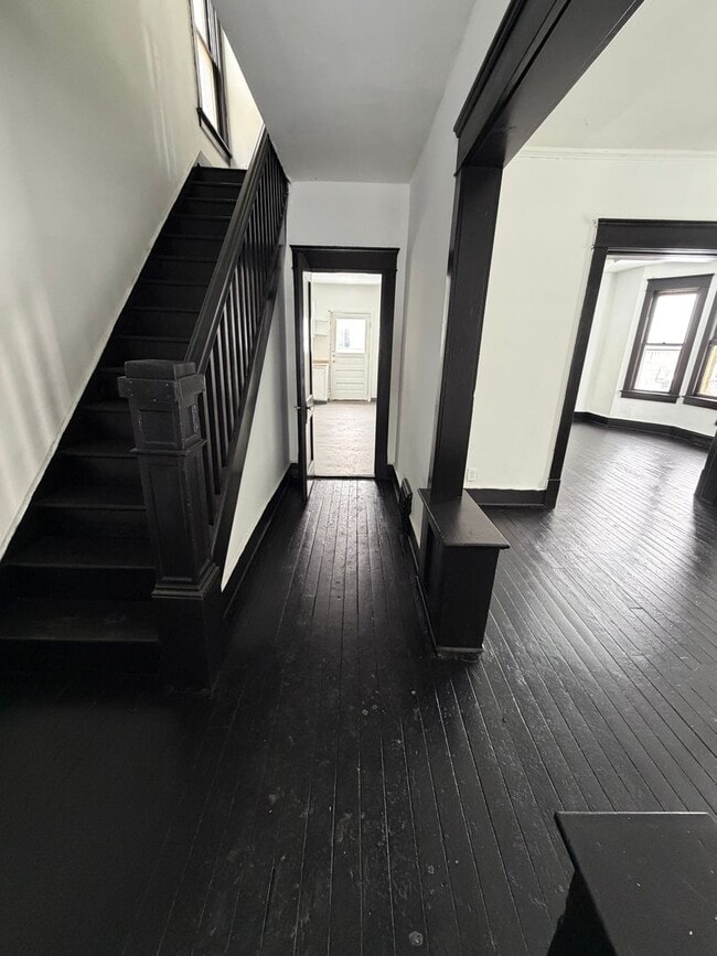 Building Photo - Three Bedroom House w Two Car Detached Garage