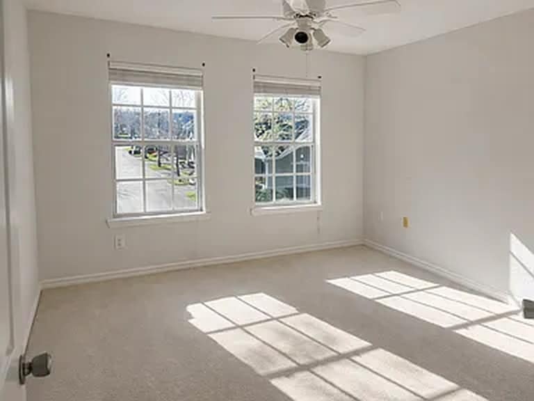 Building Photo - 3549 Kings Rd