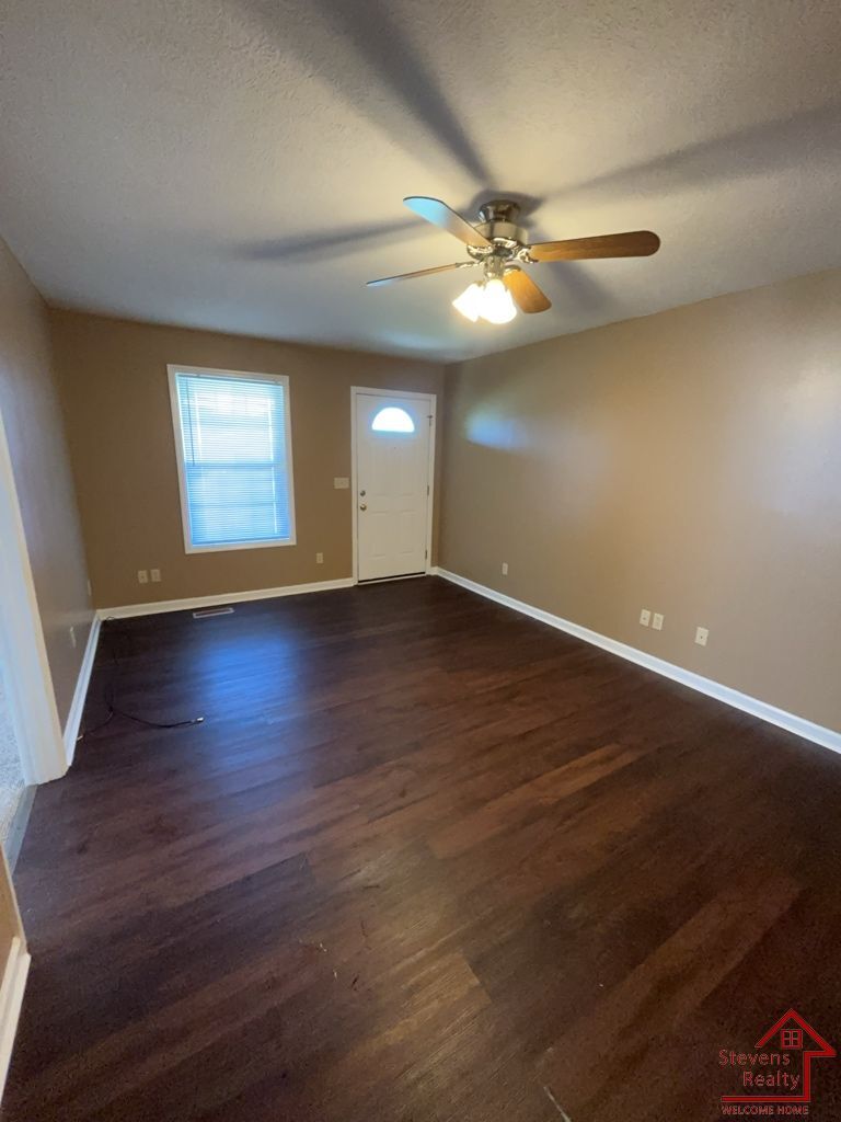 Building Photo - 185 Woodlee Ct