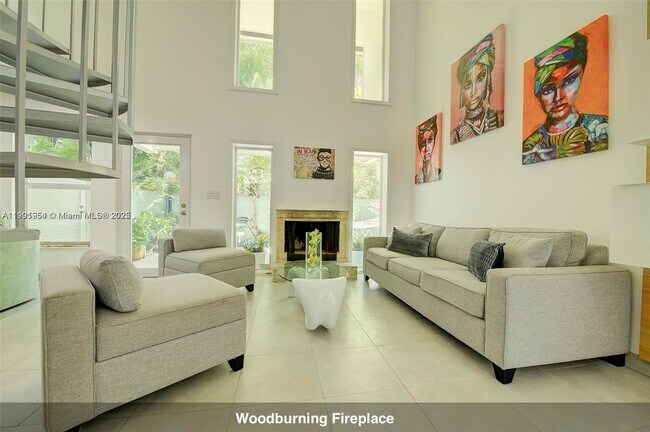 Building Photo - 3176 Mary St