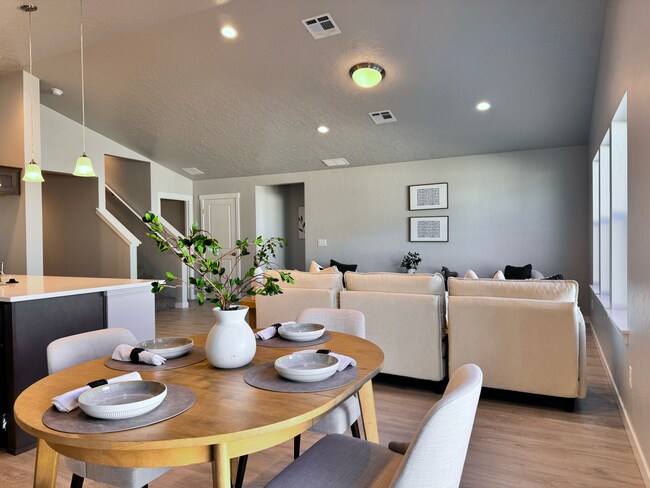 Building Photo - 10330 Crystal Ridge Dr