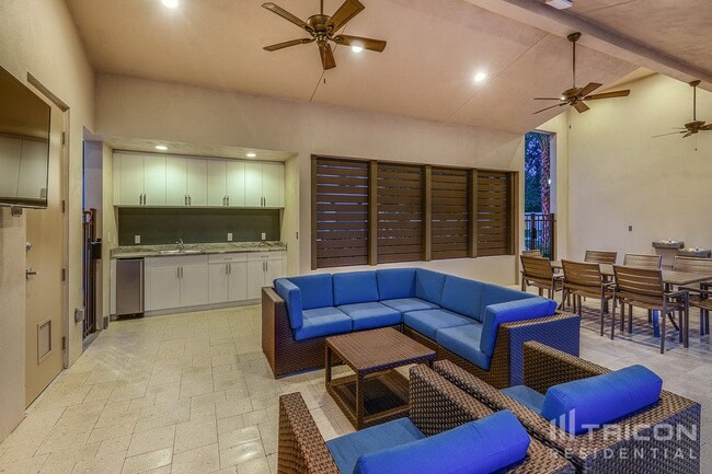 Building Photo - 6865 Citrus Creek Ln