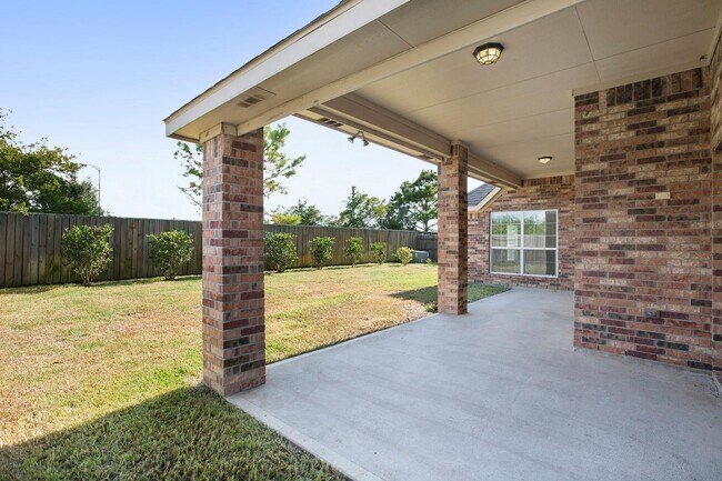Building Photo - 23919 Via Renata Dr