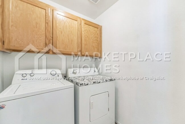 Building Photo - 9021 Iron Hitch Ave
