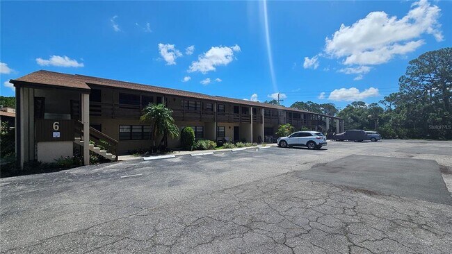 Building Photo - 8 Quails Run Blvd