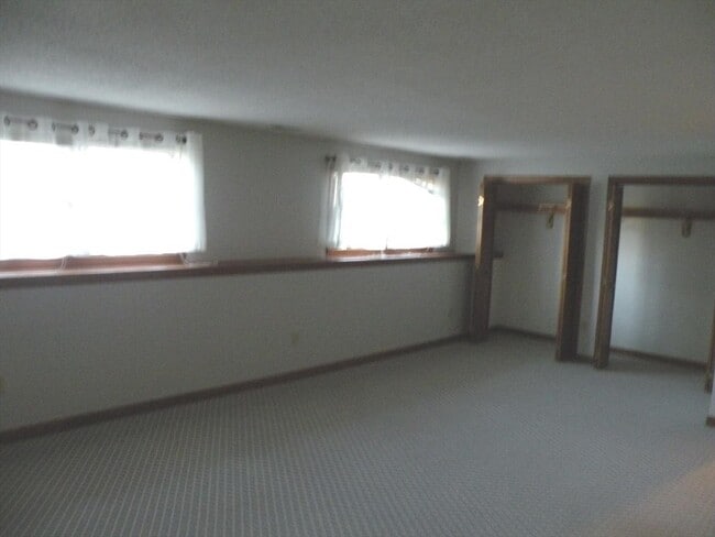 Building Photo - 17 Brad Rd