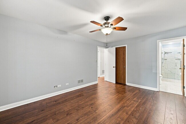 Building Photo - 981 West Ct