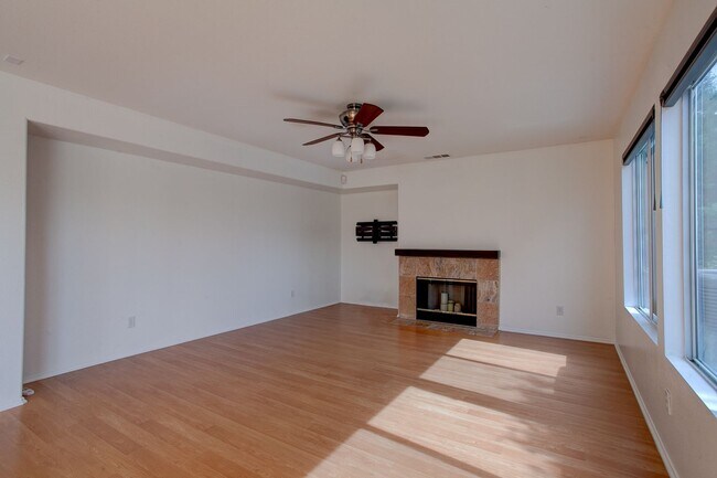 Building Photo - Beautiful 5 Bedroom Home (1 Downstairs) with VIEWS