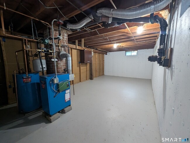 Building Photo - 189 Melrose Rd