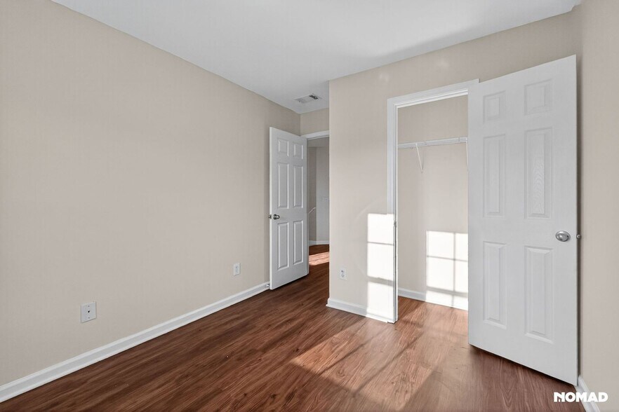 Building Photo - 2425 Ivey Crest Cir