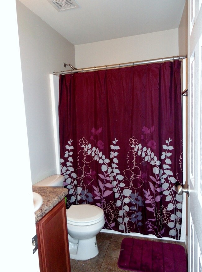 Building Photo - End Unit with Lots of Upgrades!