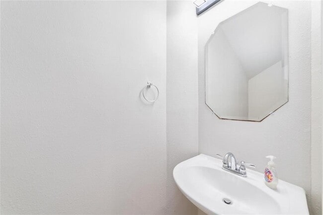 Building Photo - 457 Corridor Way