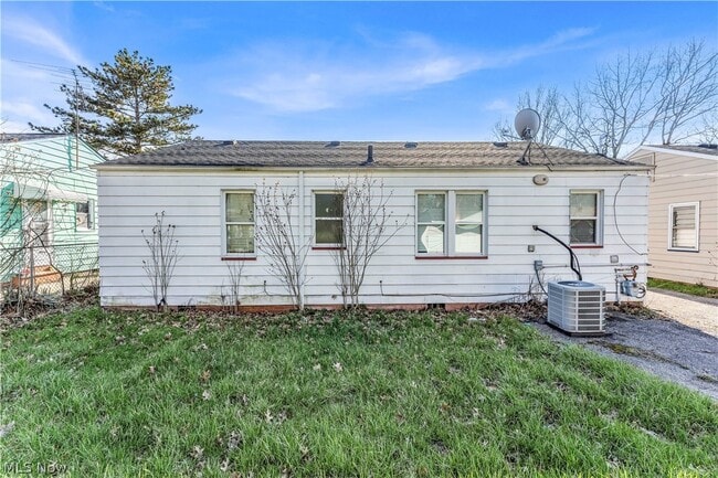 Building Photo - 2521 Greenvale Rd