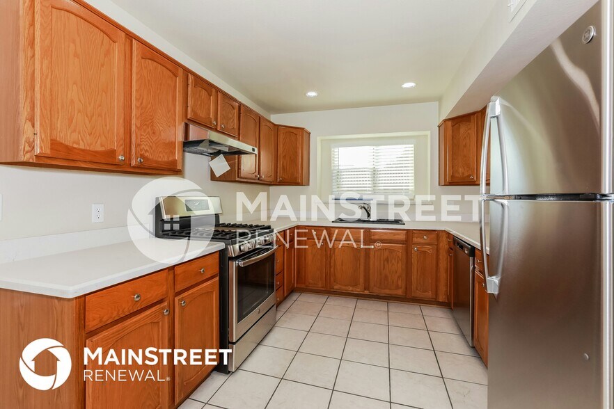 Building Photo - 4544 E Garnet Ave