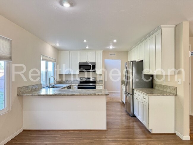 Building Photo - 371 Compass Rd