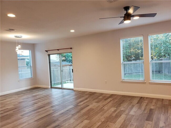 Building Photo - 6517 Kirkwynd Dr