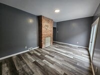 Building Photo - Spacious 5 bedroom 1.5 bathrooms for rent in Hays!