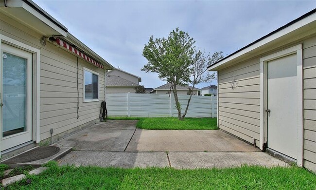 Building Photo - 3902 Mossy Pl Ln