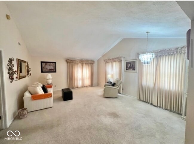 Building Photo - 1647 Justin Ave