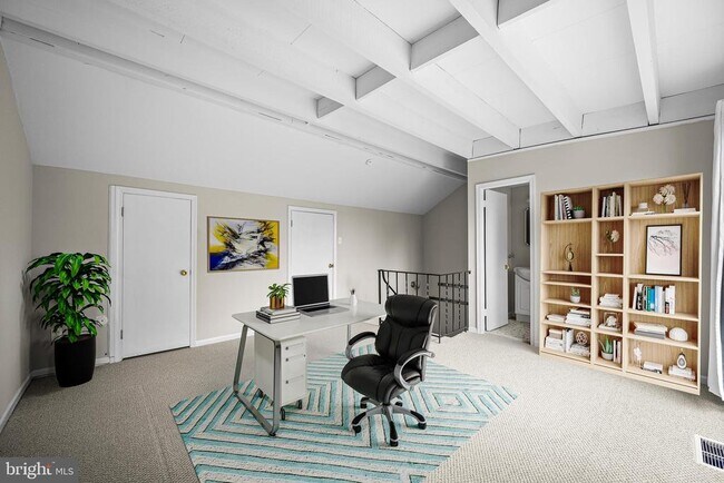 Building Photo - 15 Llanfair Rd