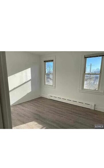 Building Photo - 161 Palisade Ave