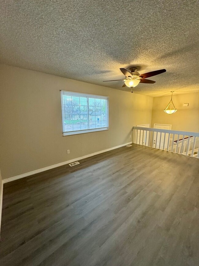 Building Photo - Lovely 3 bedroom+ Office in Widefield