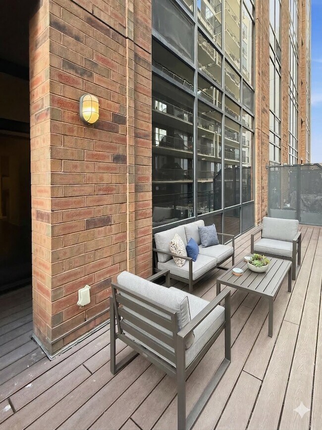 Building Photo - 159 2nd St