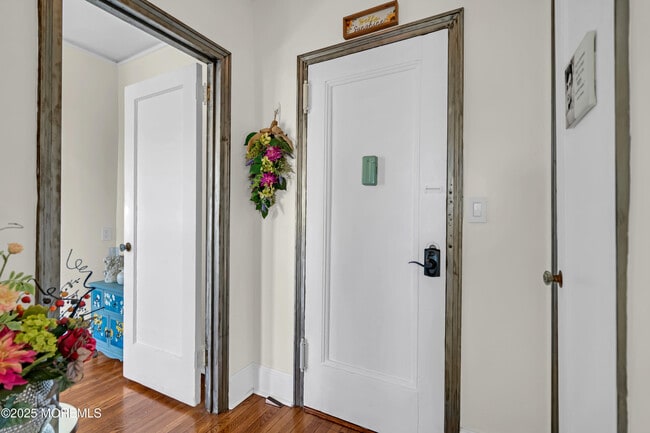 Building Photo - 400 Deal Lake Dr