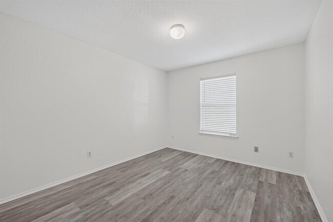 Building Photo - 315 Waterlily Way