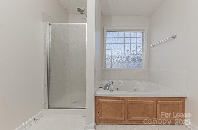 Building Photo - 110 Mendover Dr