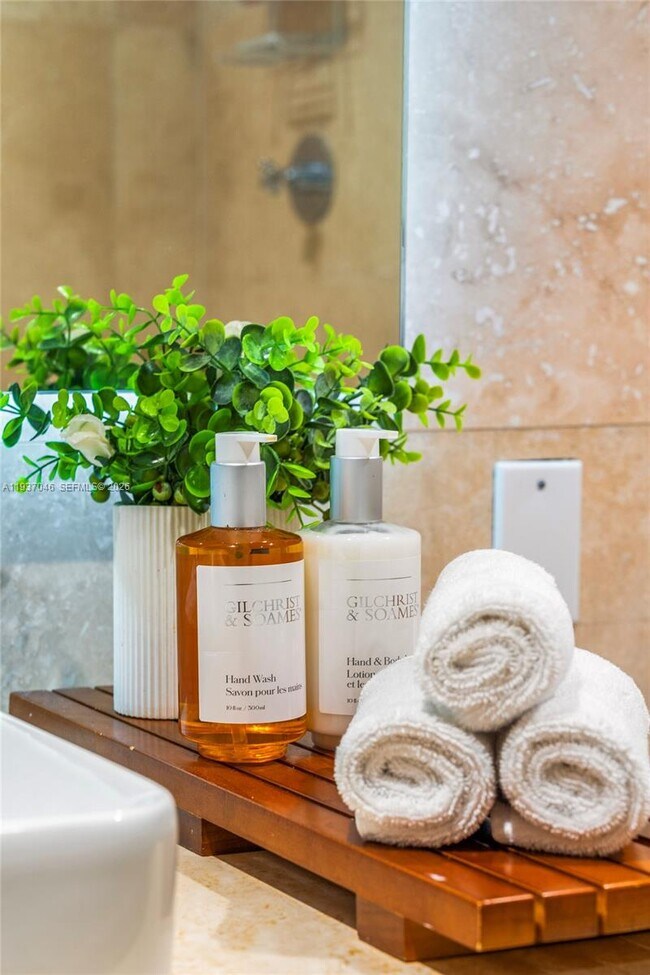 Building Photo - 102 24th St