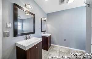 Building Photo - 526 Schmeltzer Ln