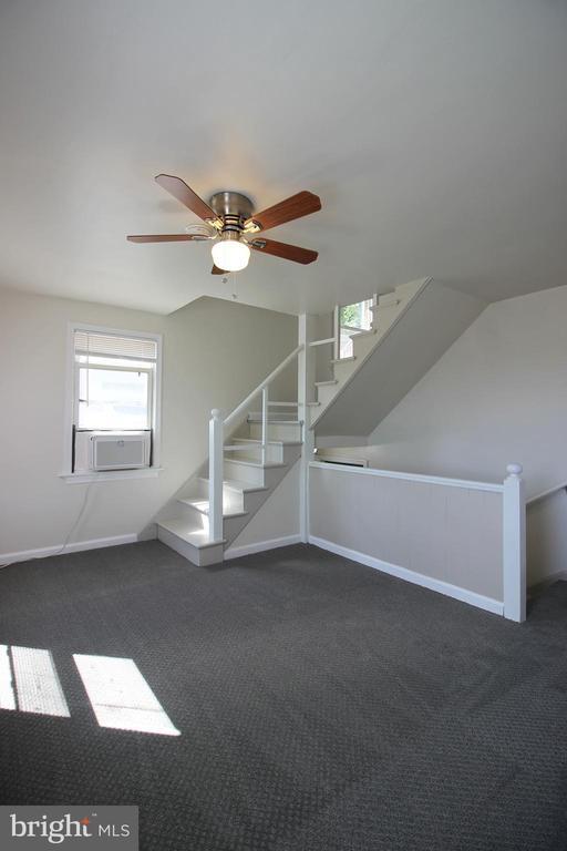 Building Photo - 3719 S Kemper Rd