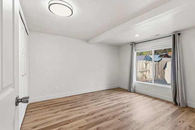 Building Photo - 3022 Jefferson Ave