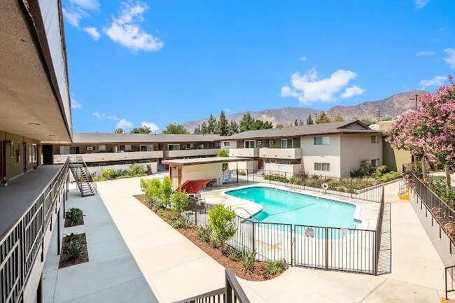 Building Photo - 1381 N San Gabriel Ave
