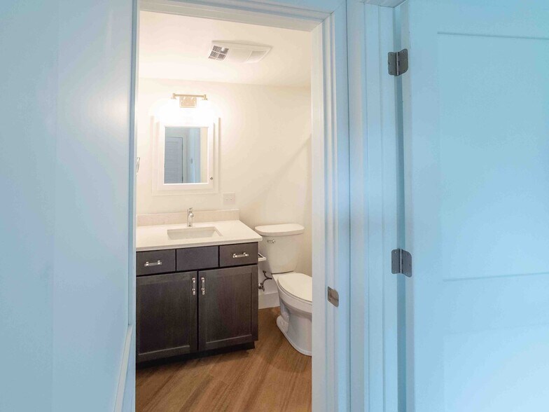 Bath with vanity and med cabinet - 517 18th St