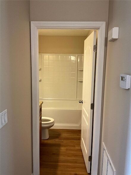 Building Photo - 9094 N Peachtree Way