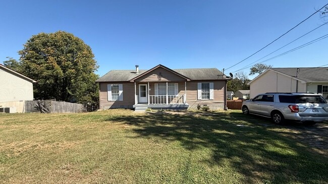 Primary Photo - Nice three bedroom with bonus room in Laverne