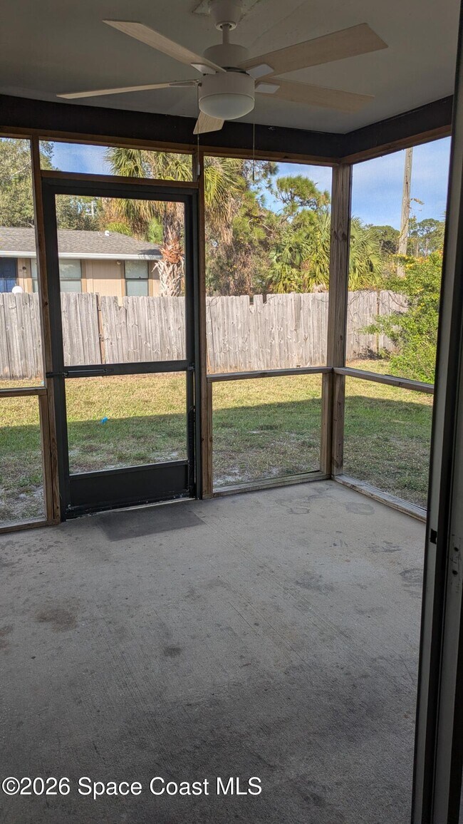 Building Photo - 1514 Clearlake Rd