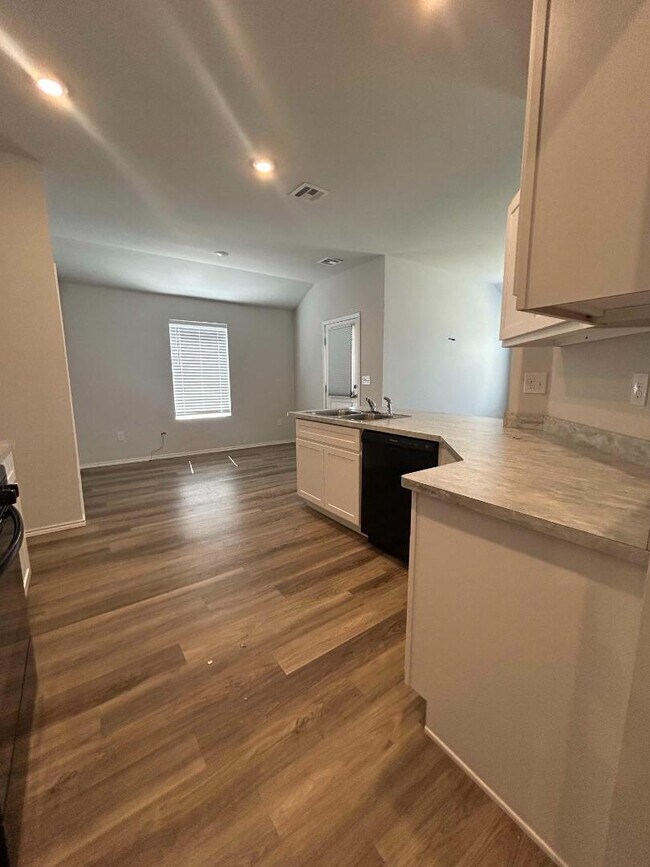 Building Photo - 9709 Laredo Ln