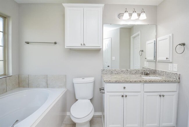 Building Photo - 946 Oak Falls Dr